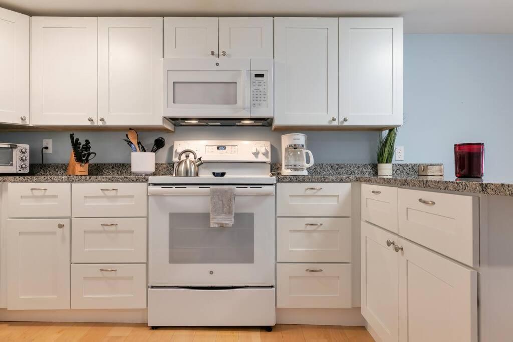 2Br Apt W/ 3 Min Walk To Downtown Swh - Low Tide 사우스웨스트하버 외부 사진