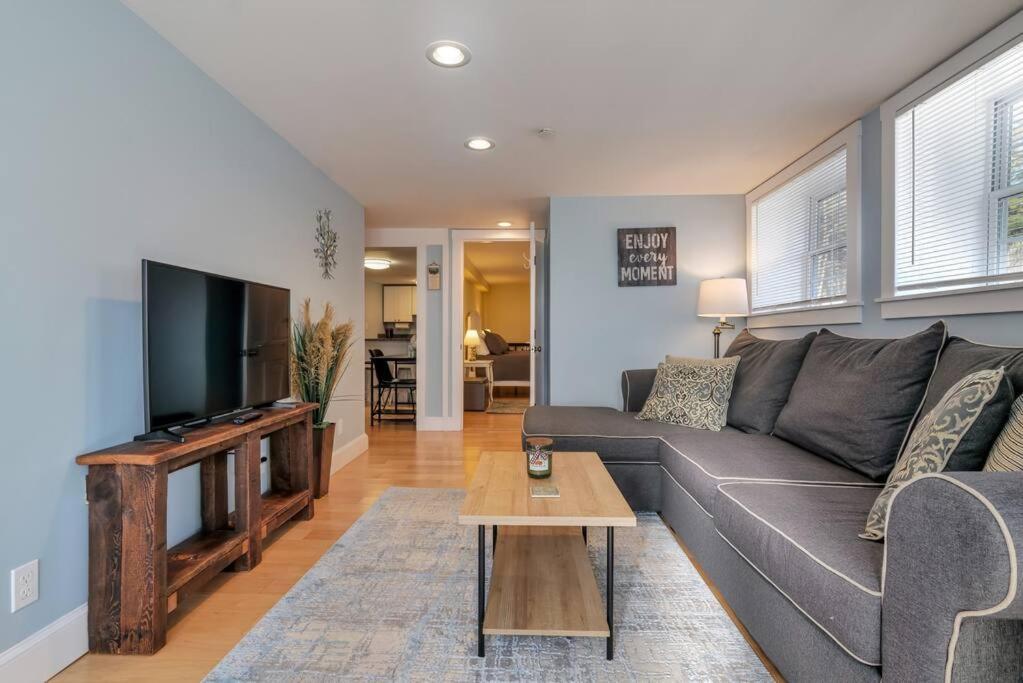 2Br Apt W/ 3 Min Walk To Downtown Swh - Low Tide 사우스웨스트하버 외부 사진