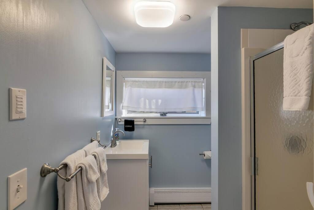 2Br Apt W/ 3 Min Walk To Downtown Swh - Low Tide 사우스웨스트하버 외부 사진
